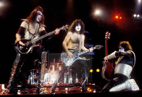 25 - KISS LIVE