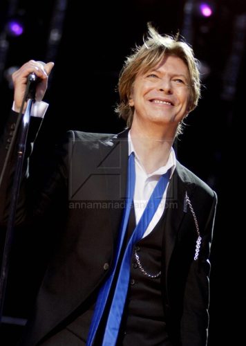3 - DAVID BOWIE LIVE